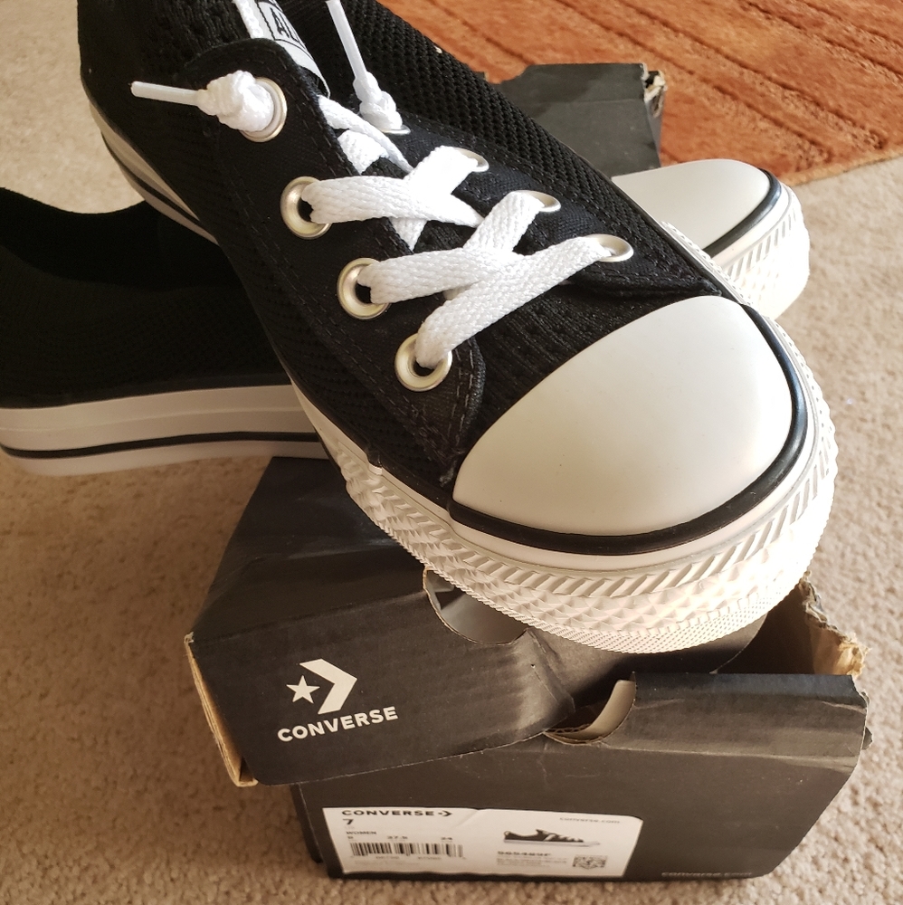 Converse Sneakers box is slightly damaged